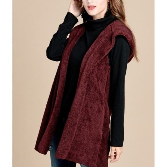 π Soft Faux Fur Hooded Vest W/ Pockets In Wine - Sz Medium π - Picture 6 of 7